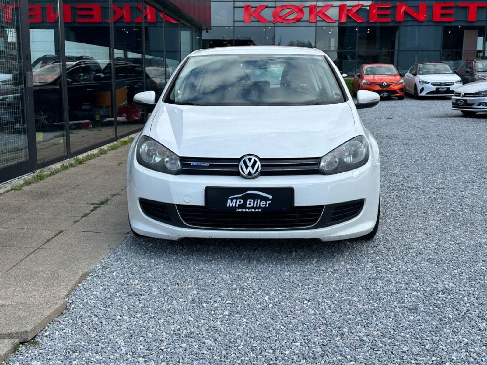 Hvid VW Golf VI fra 2012