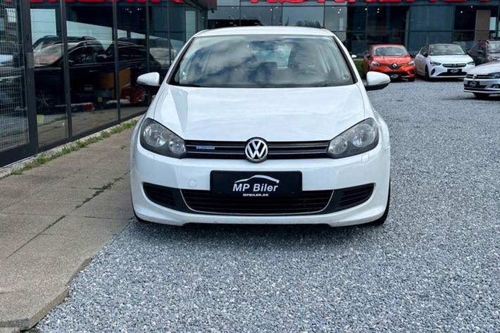 Hvid VW Golf VI fra 2012