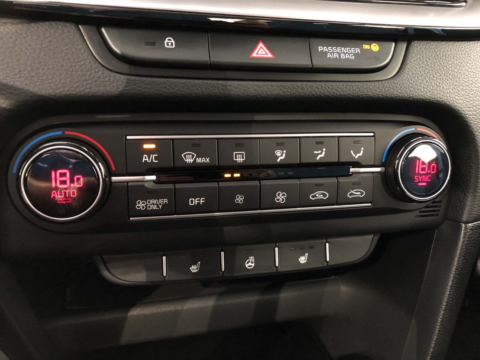 Hvid Kia Ceed fra 2023