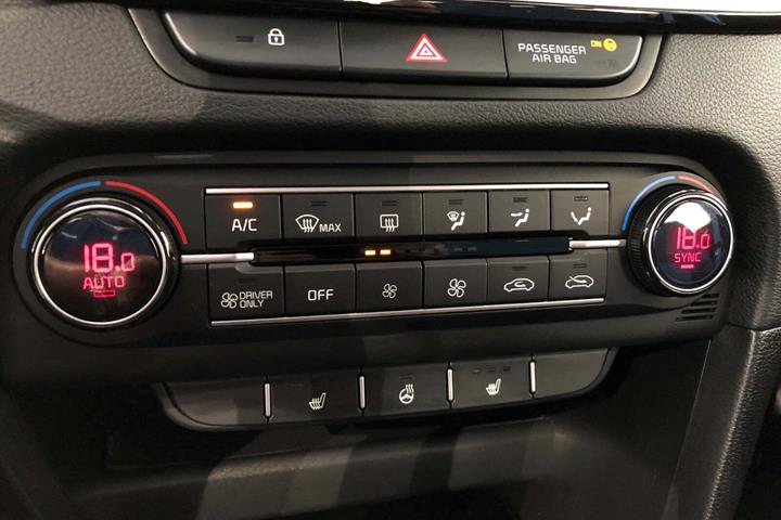 Hvid Kia Ceed fra 2023