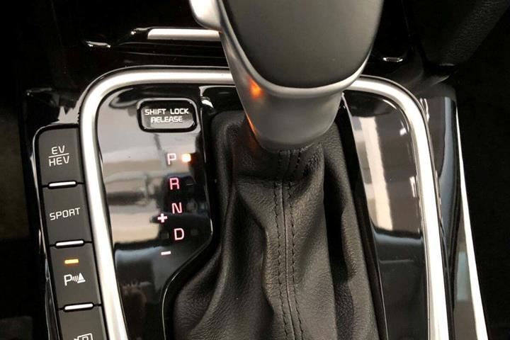 Hvid Kia Ceed fra 2023