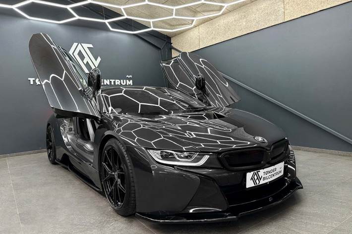 Sort BMW i8 fra 2016 set udefra