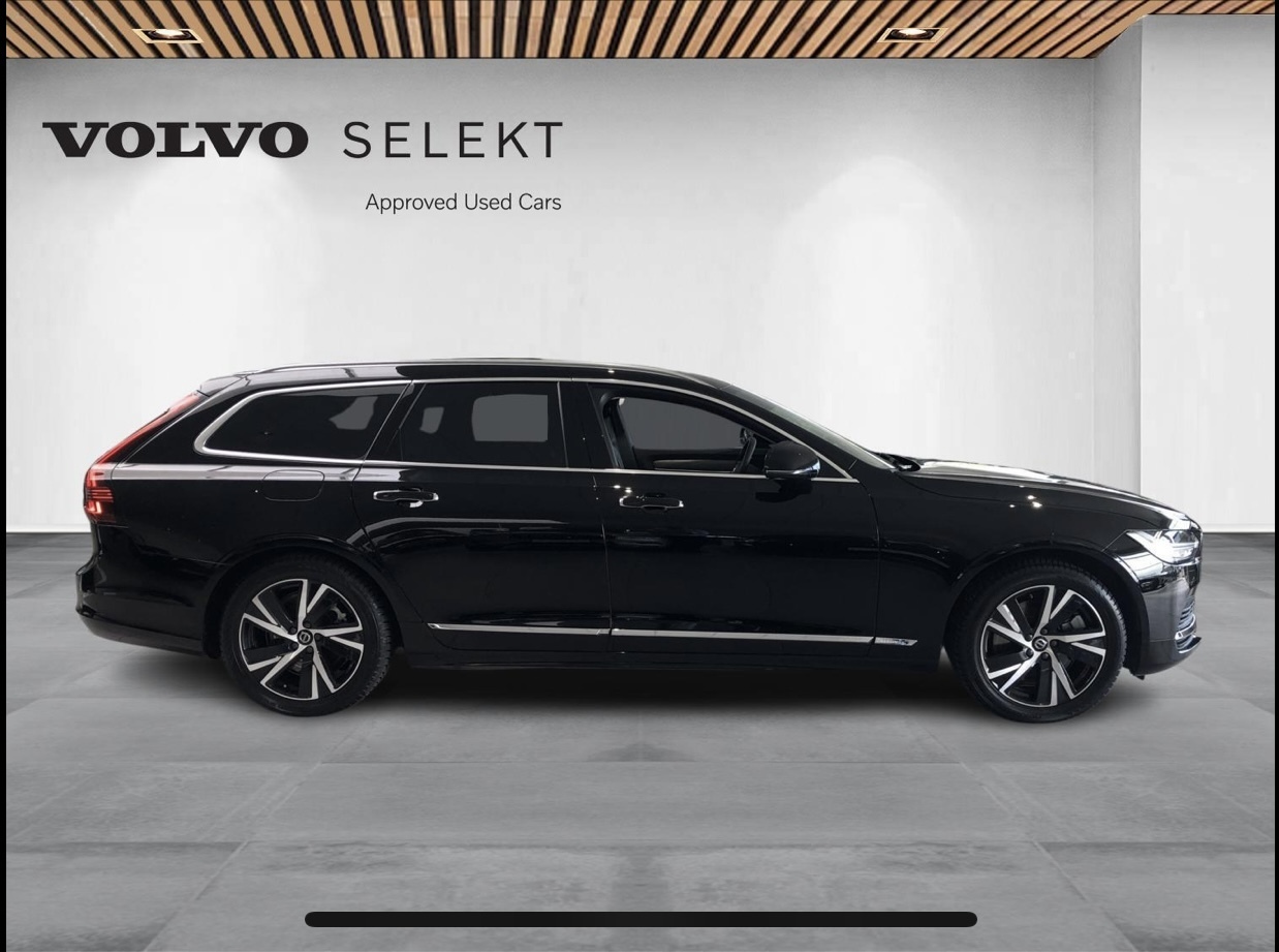 Sort Volvo V90 fra 2022