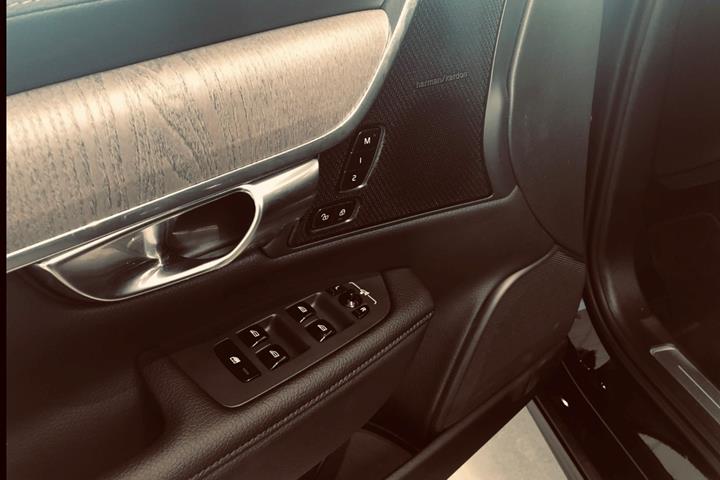 Sort Volvo V90 fra 2022