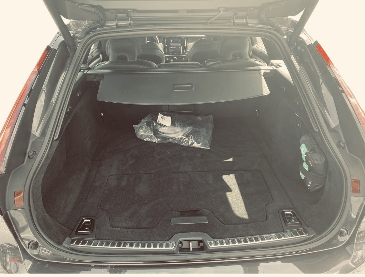 Sort Volvo V90 fra 2022