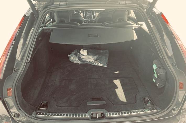 Sort Volvo V90 fra 2022