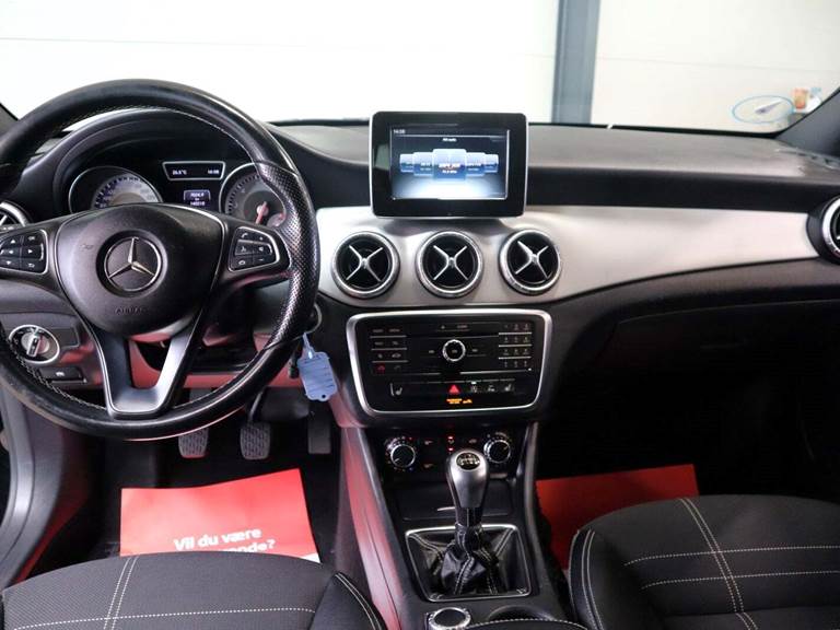 Mercedes CLA180