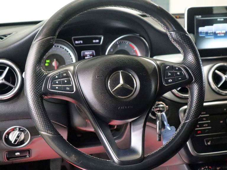 Mercedes CLA180