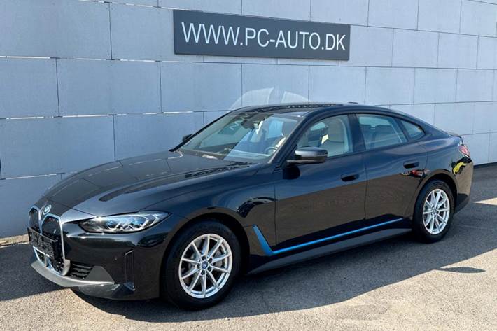 Sort BMW i4 fra 2023