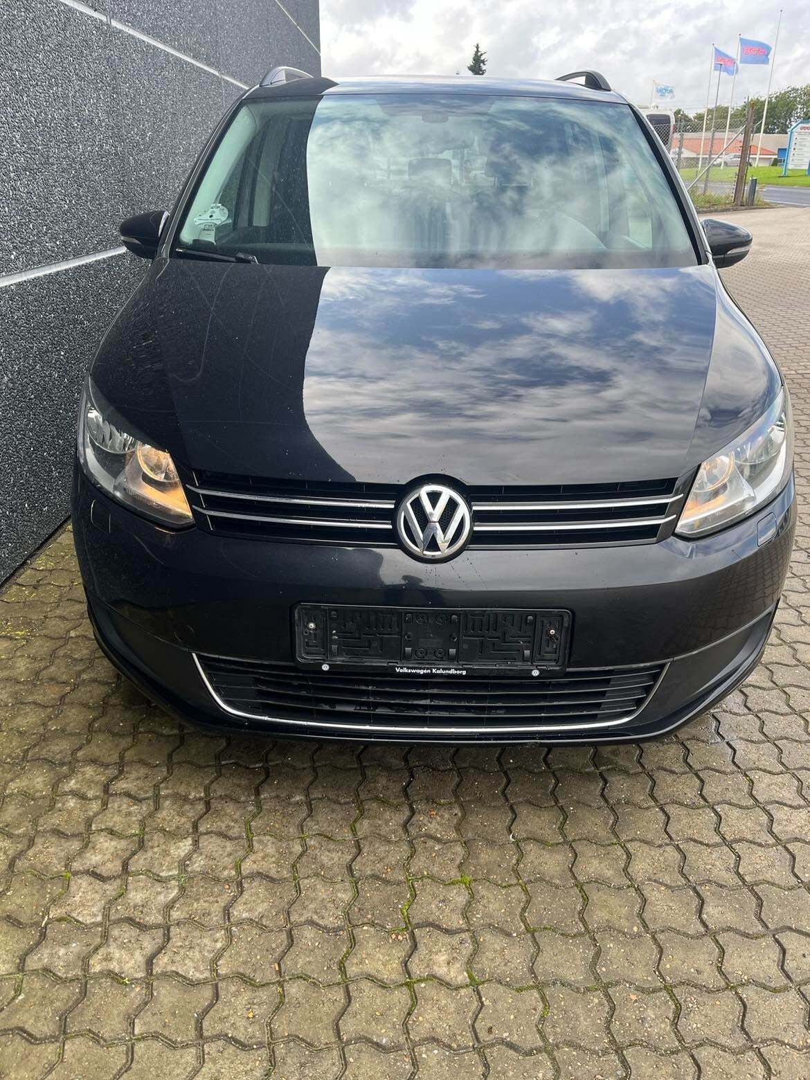 Sort VW Touran fra 2011