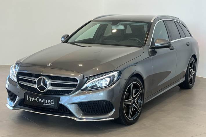 Grå Mercedes C200 fra 2018 set udefra