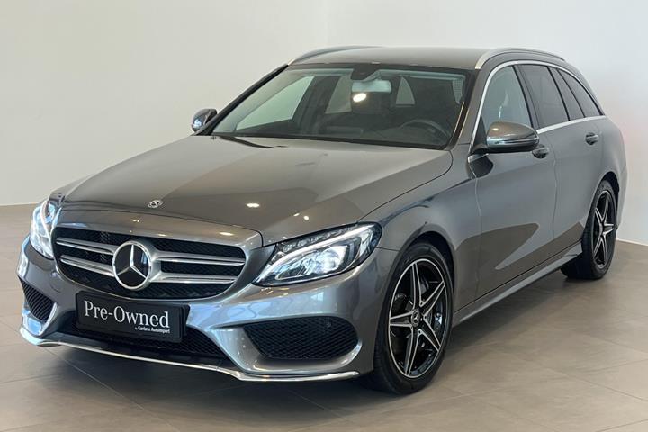 Grå Mercedes C200 fra 2018 set udefra