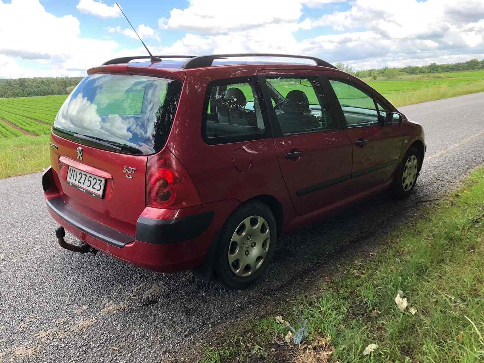 Rød Peugeot 307 fra 2003