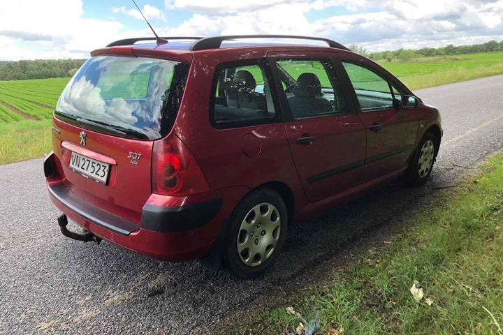 Rød Peugeot 307 fra 2003