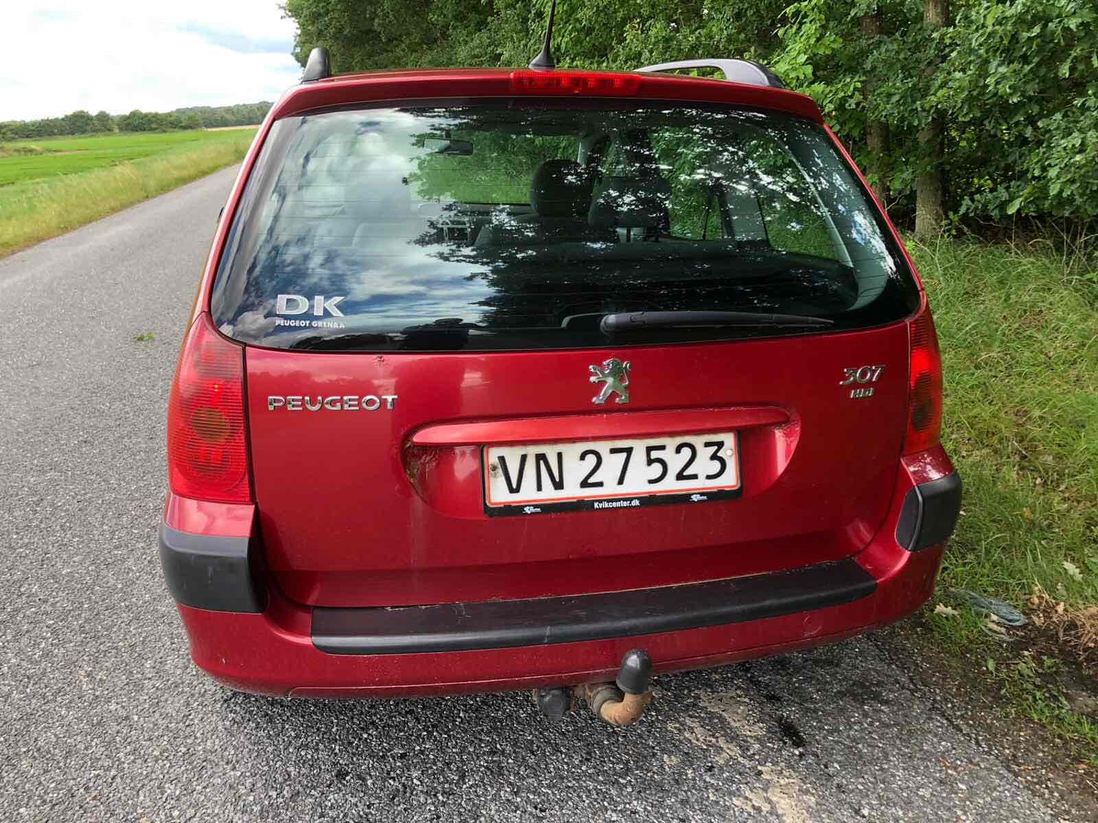 Rød Peugeot 307 fra 2003