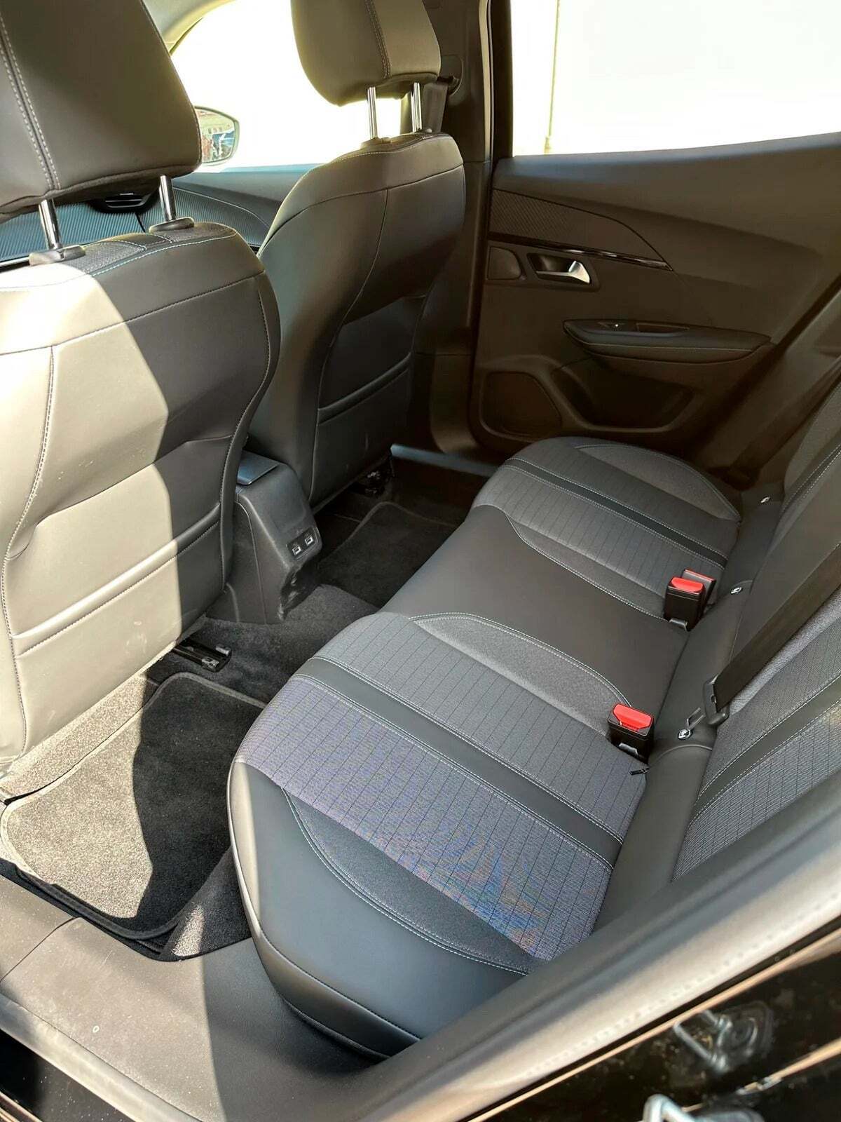 undefined Peugeot 2008 fra 2022