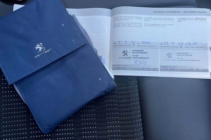 Sort Peugeot 2008 fra 2019