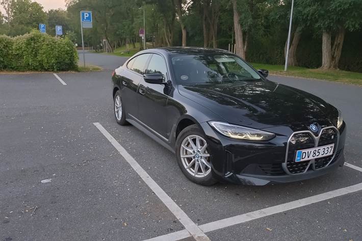 Sort BMW i4 fra 2023