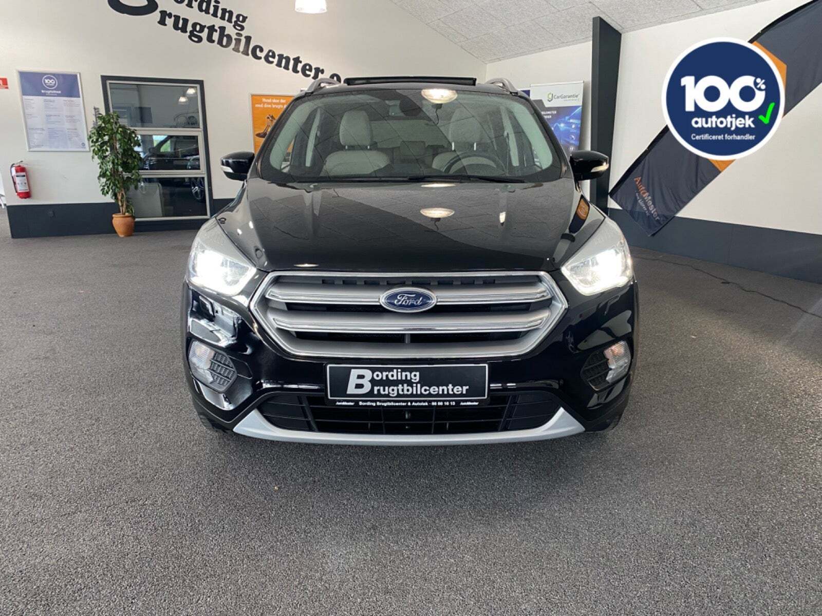 Sort Ford Kuga fra 2018