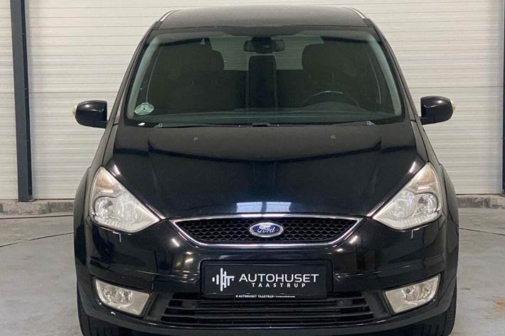 Sort Ford Galaxy fra 2010
