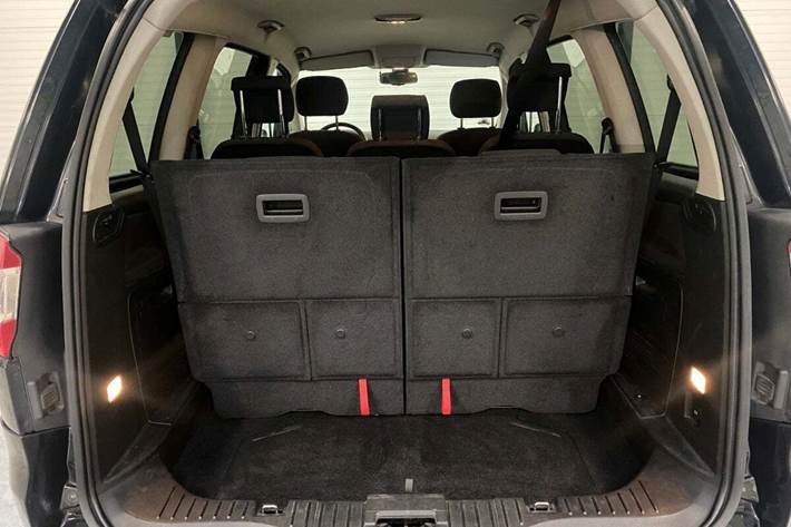 Sort Ford Galaxy fra 2010