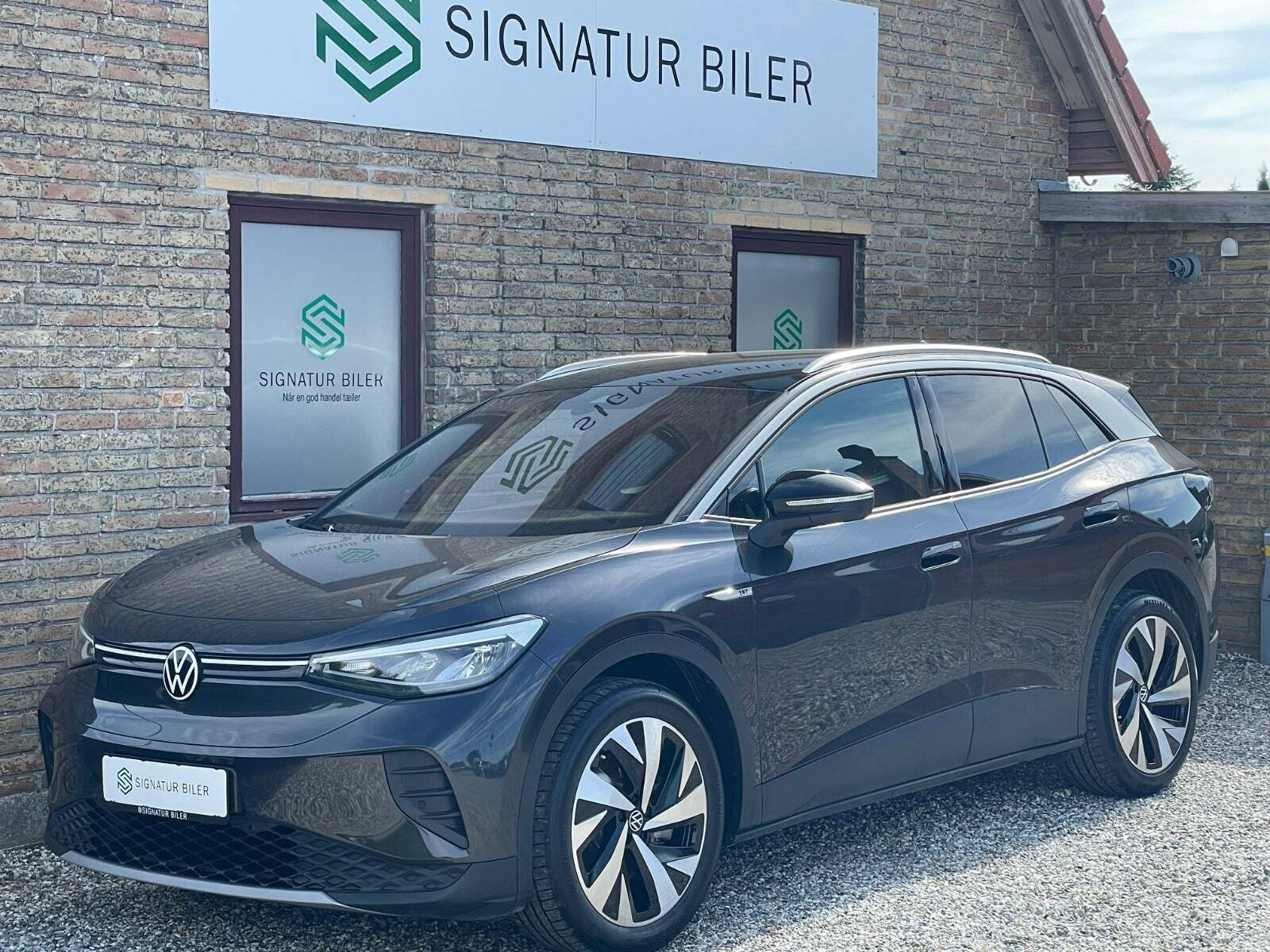 Sort VW ID.4 fra 2021 set udefra