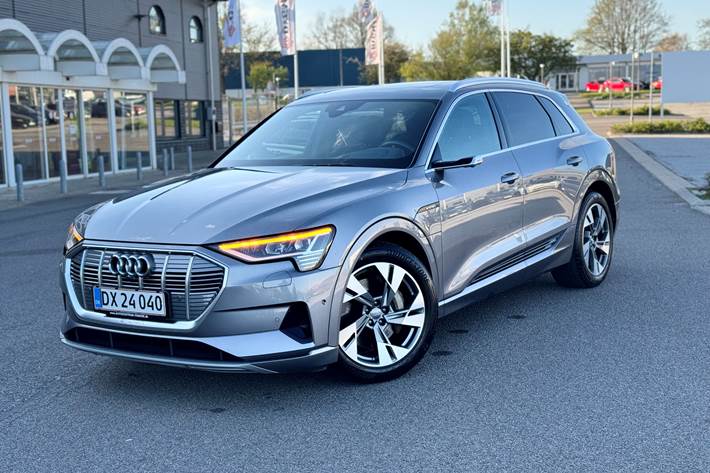 Grå Audi e-tron fra 2020