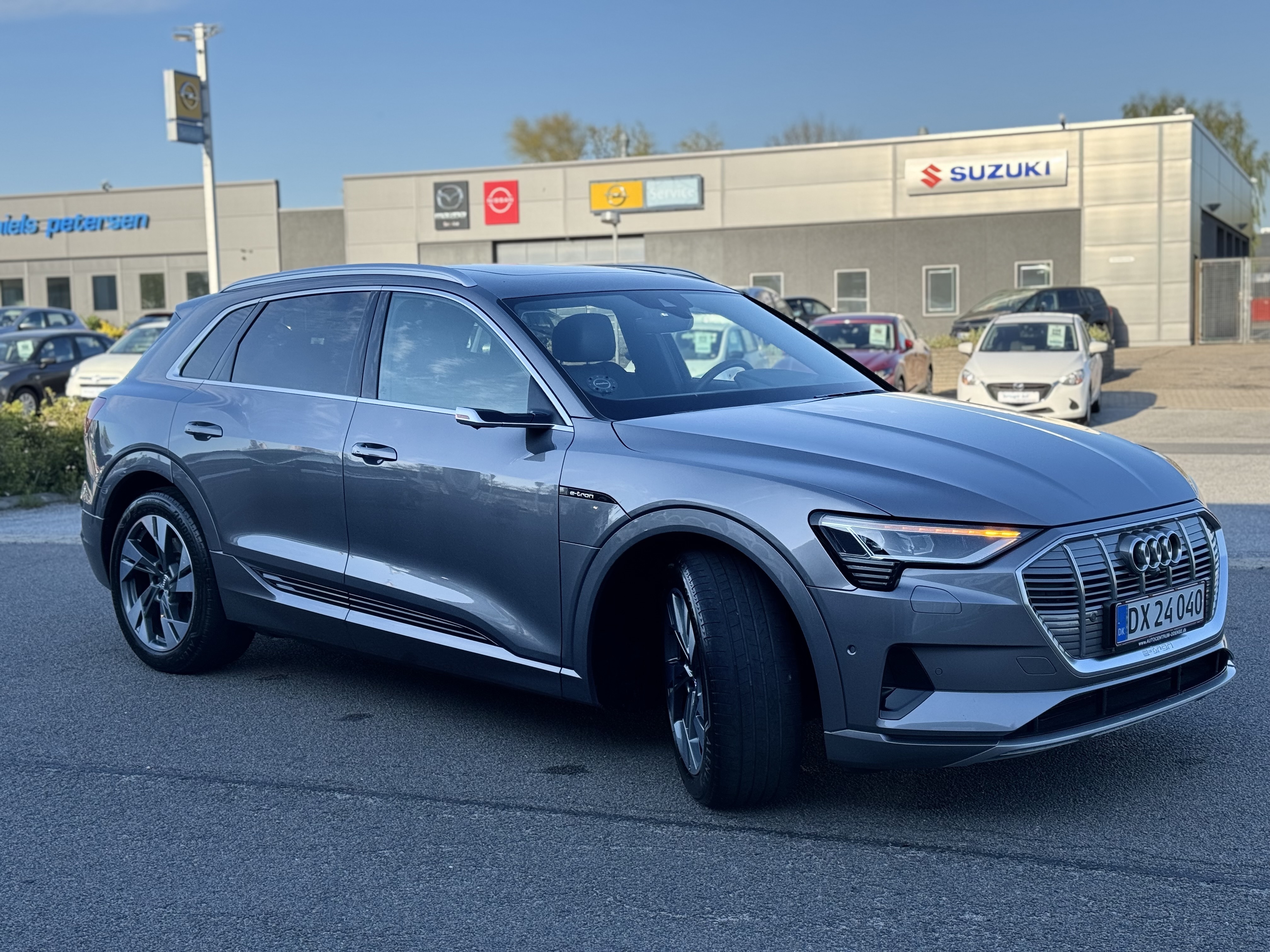 Grå Audi e-tron fra 2020
