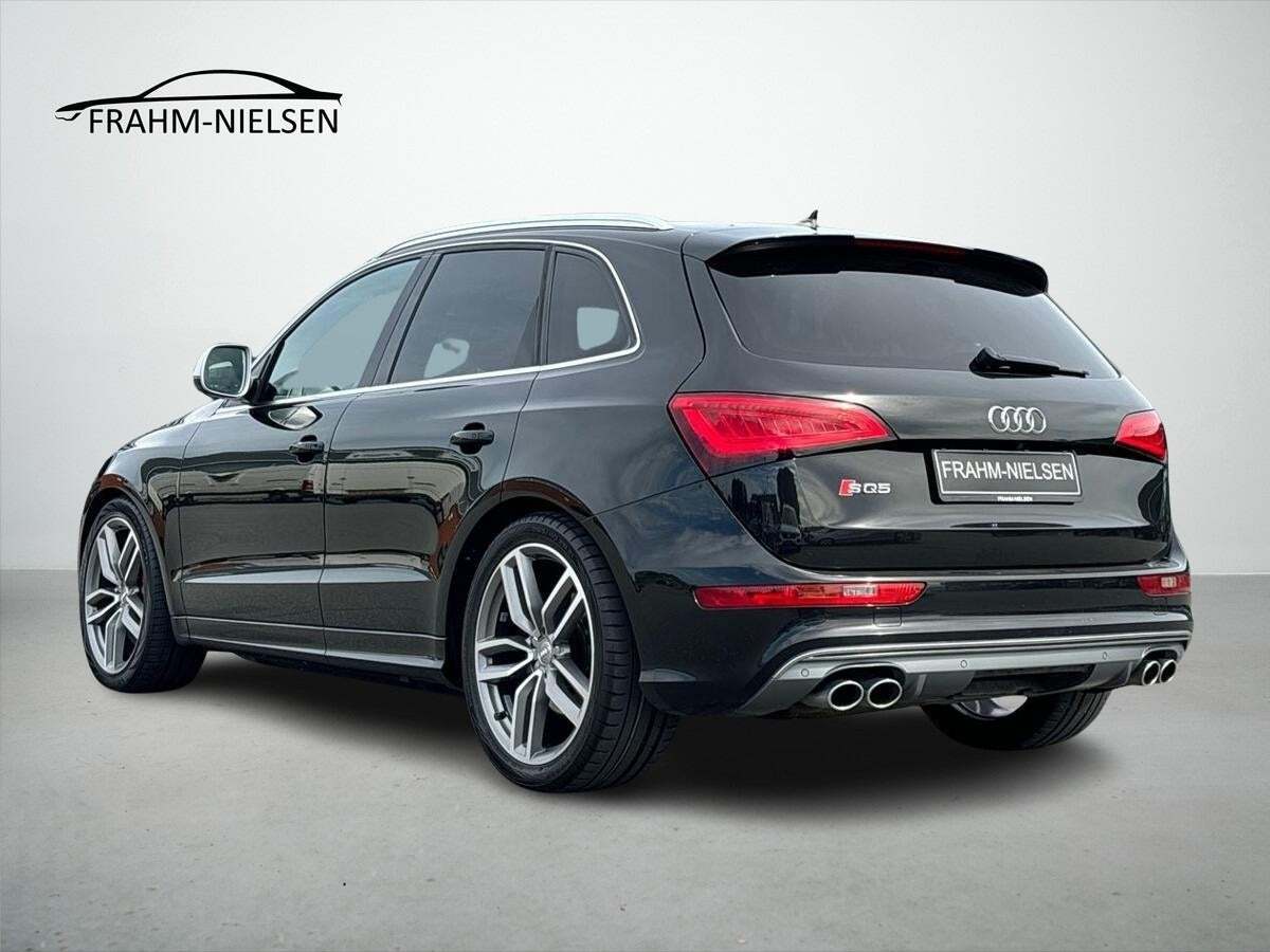 Gul Audi SQ5 fra 2013
