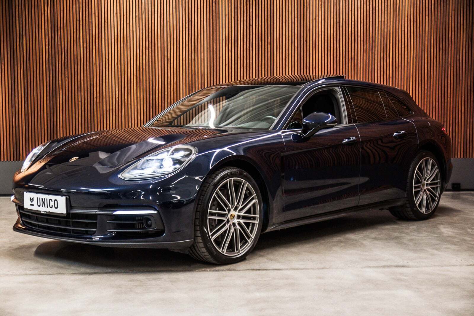 Porsche Panamera 4