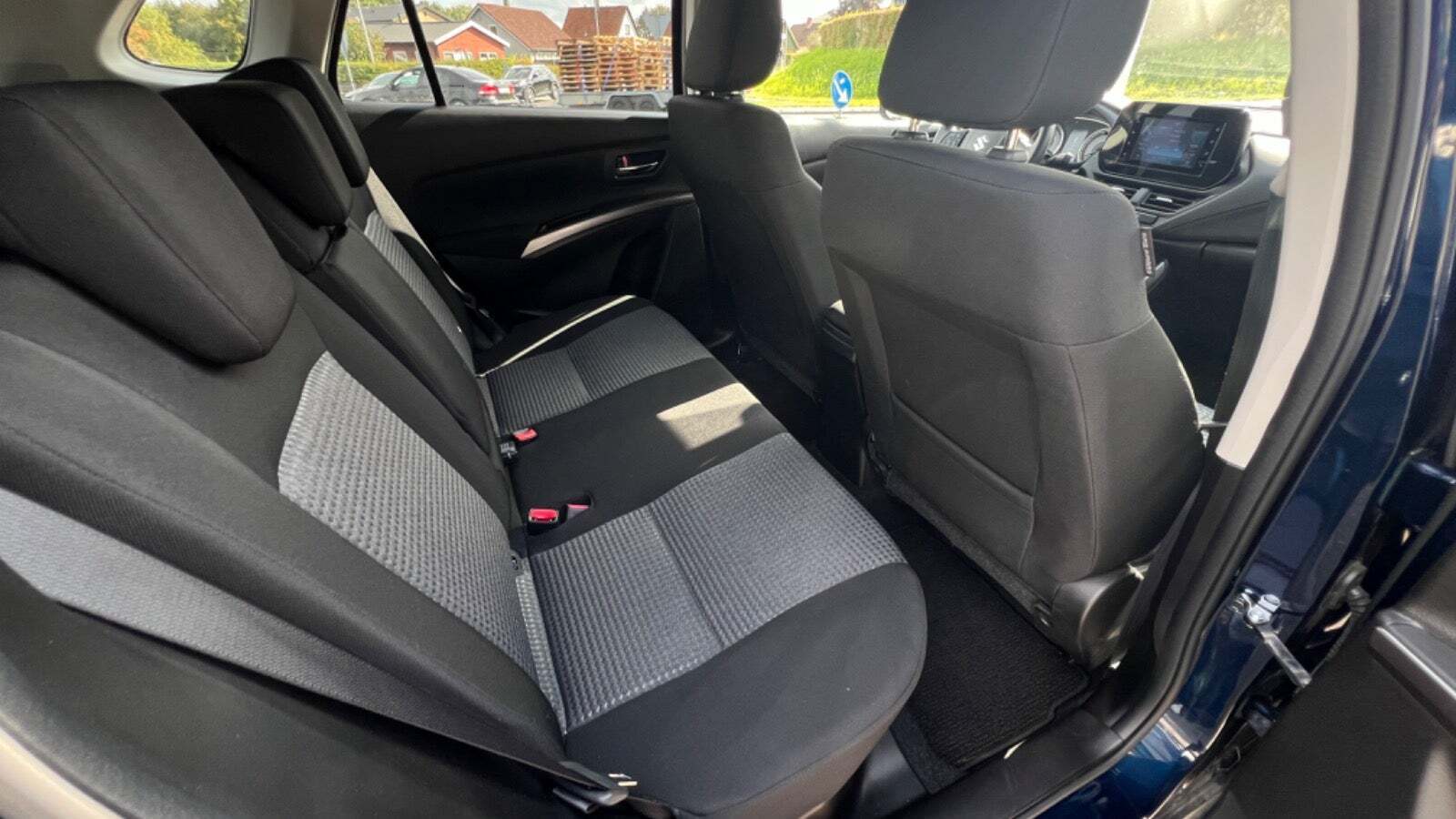 Blå Suzuki S-Cross fra 2023