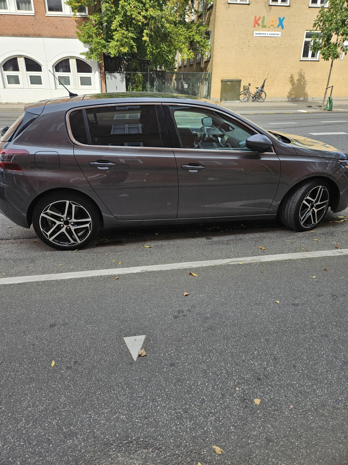 Peugeot 308 1,5 BlueHDi 130  5D