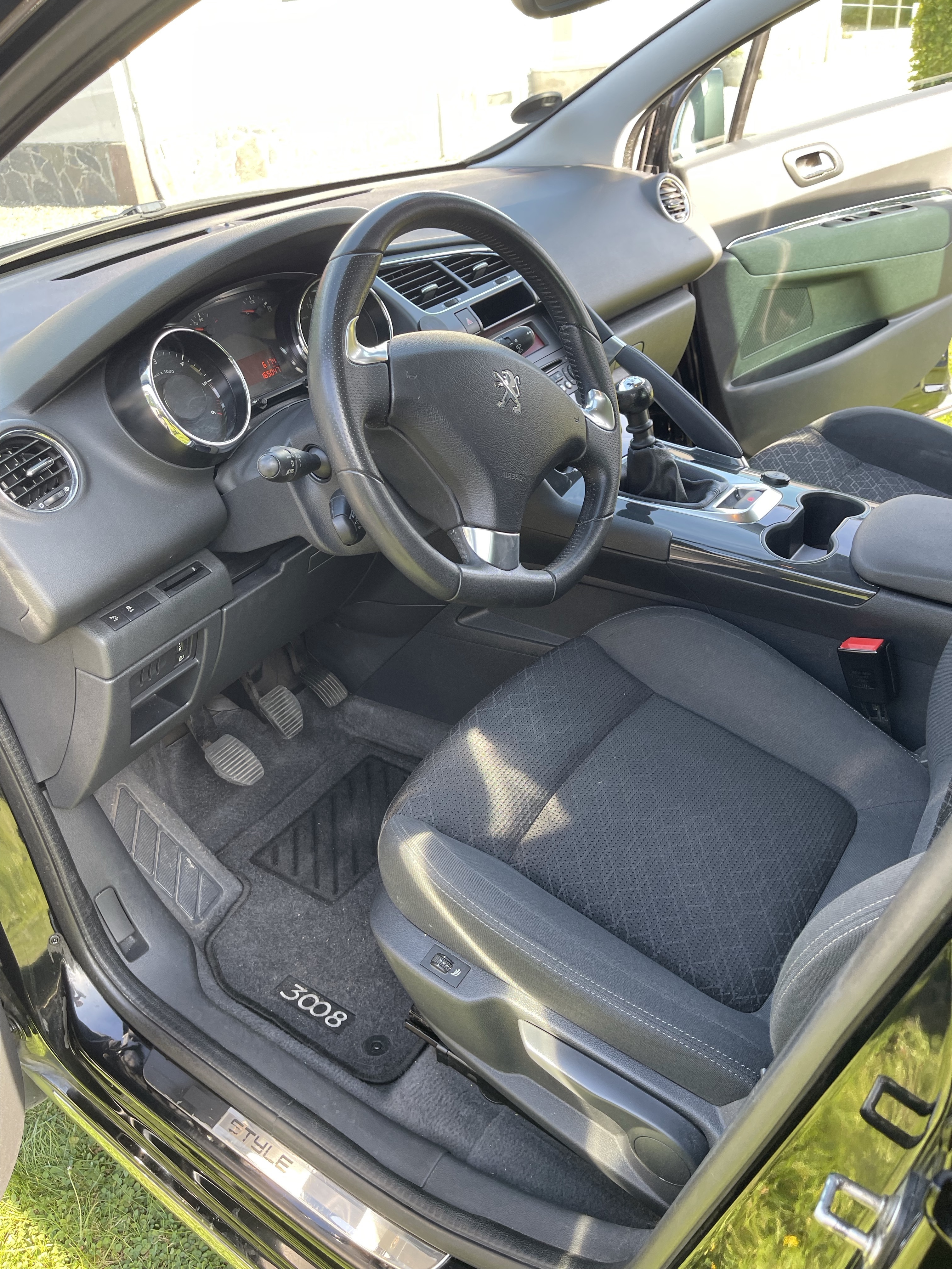 Sort Peugeot 3008 fra 2015