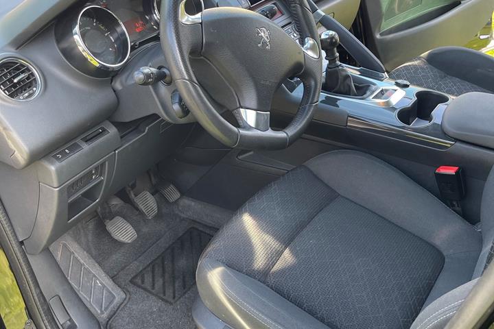 Sort Peugeot 3008 fra 2015