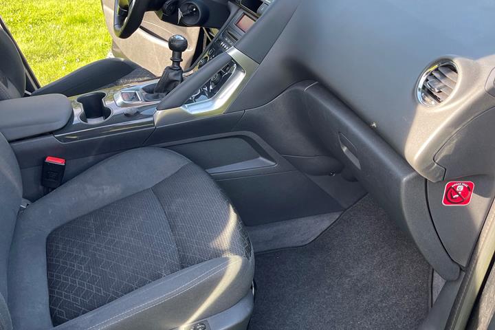 Sort Peugeot 3008 fra 2015