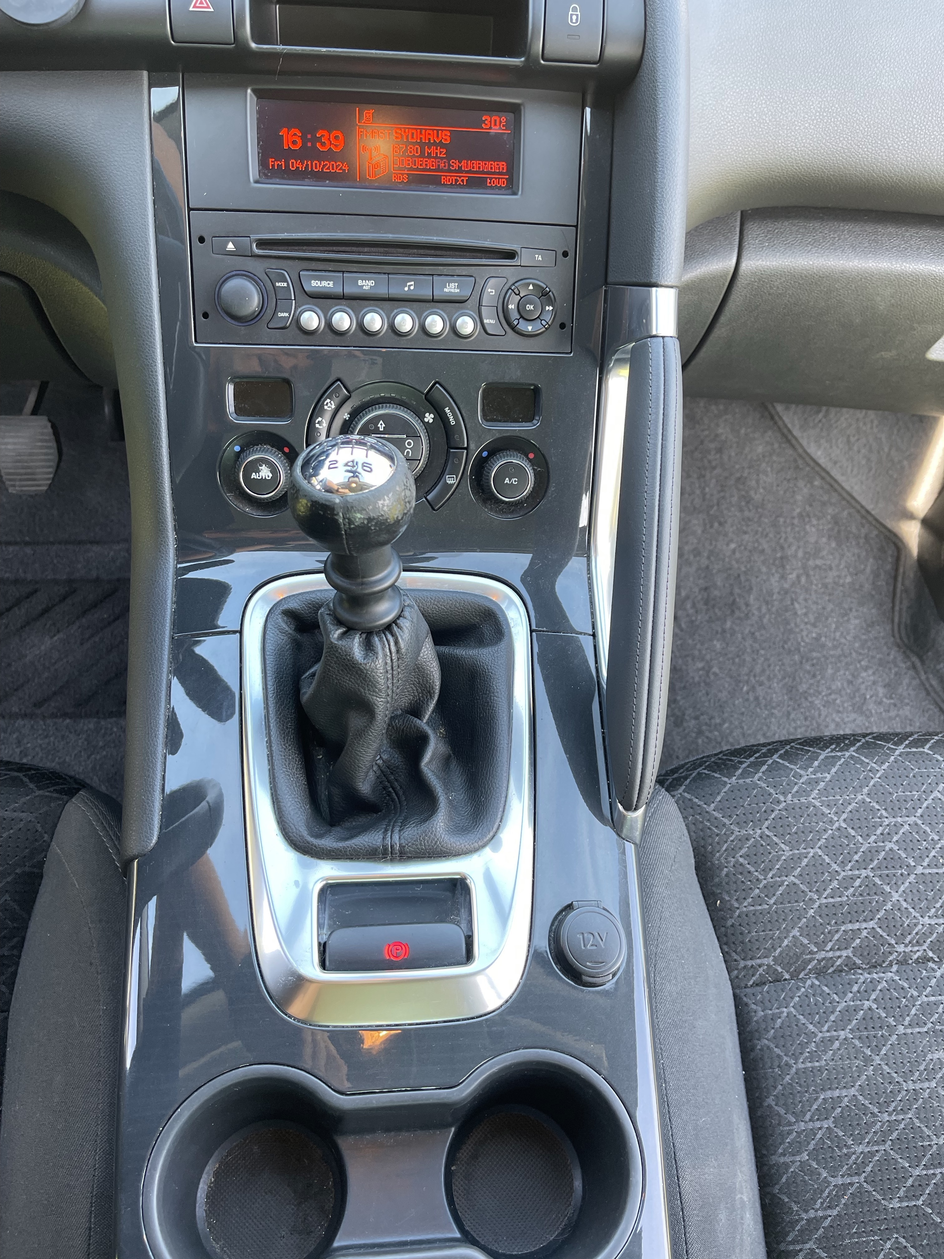 Sort Peugeot 3008 fra 2015