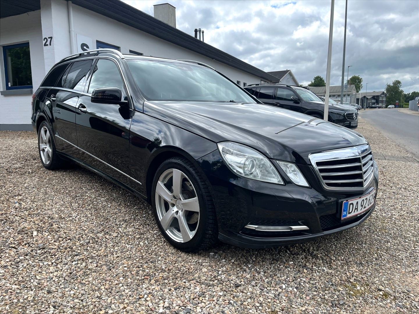 Sort Mercedes E200 fra 2013