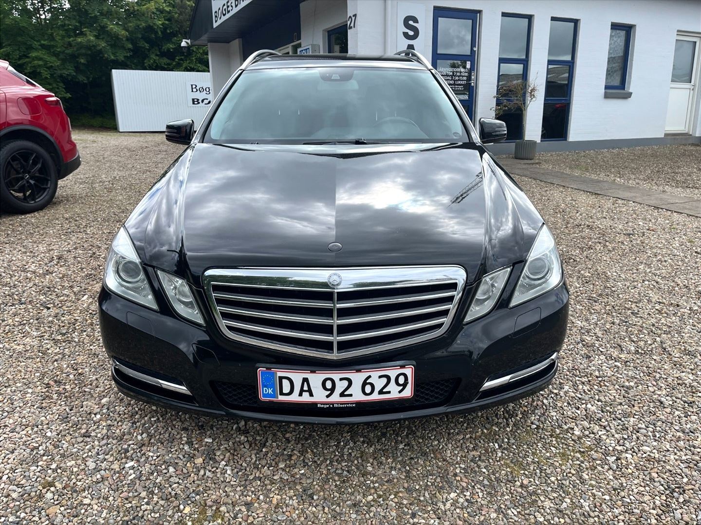 Sort Mercedes E200 fra 2013