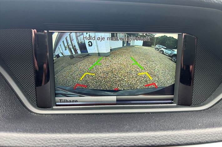 Sort Mercedes E200 fra 2013