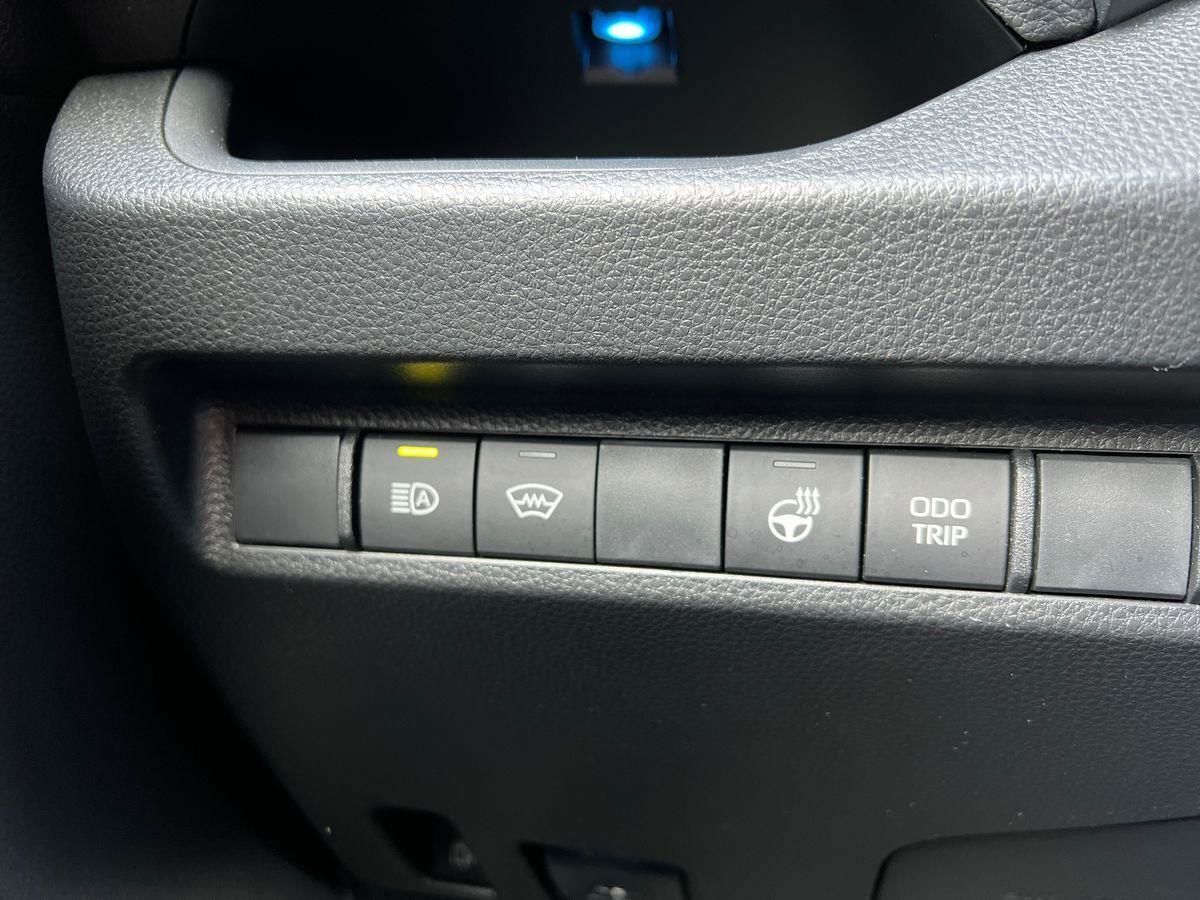 Sølv Toyota RAV4 Plug-in fra 2023