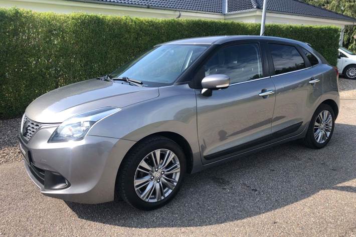 Grå Suzuki Baleno fra 2017