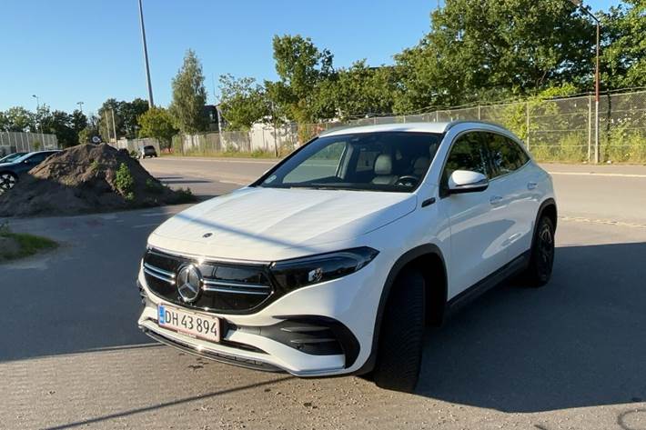 Hvid Mercedes EQA 250 fra 2021