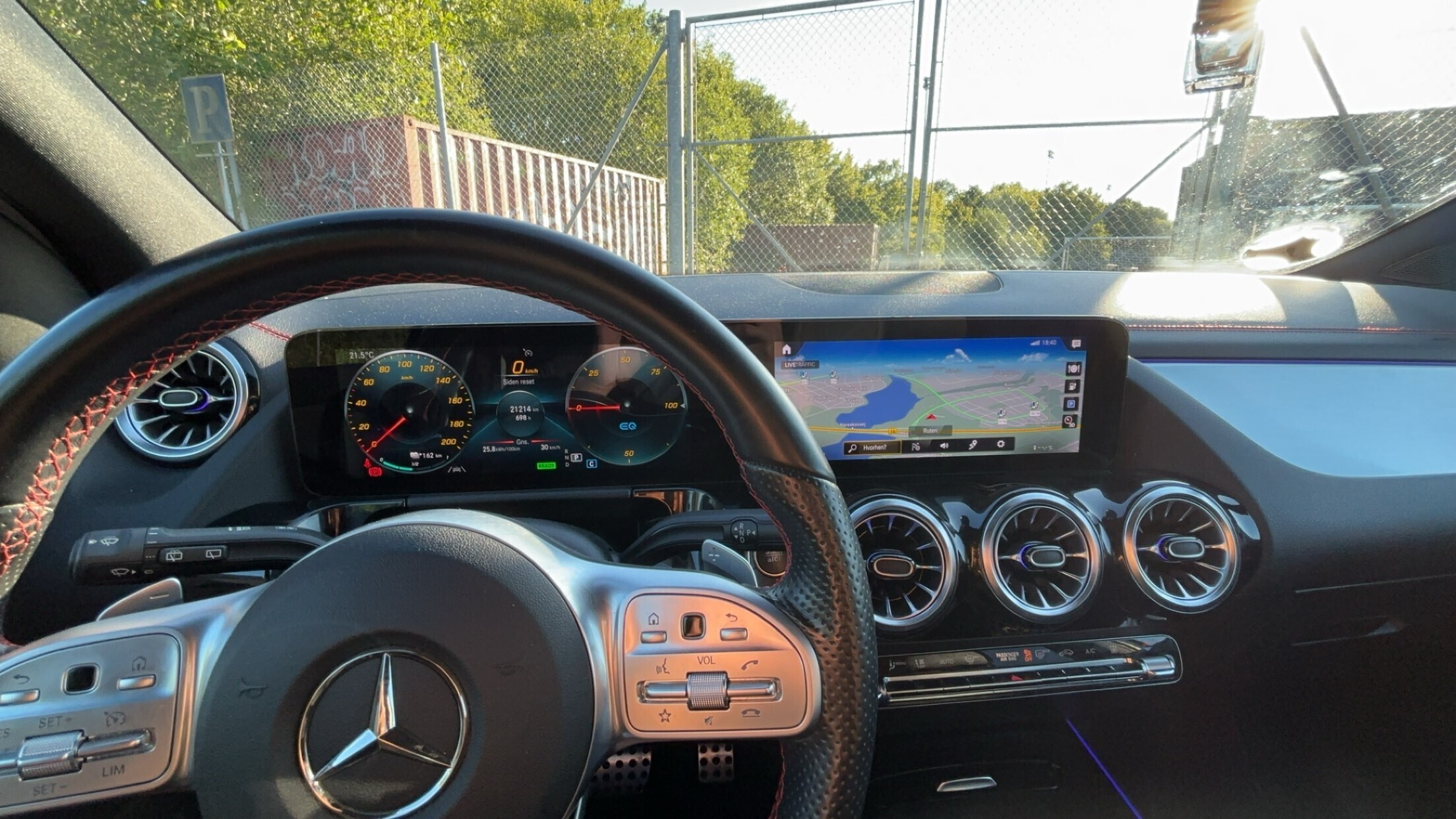 Hvid Mercedes EQA 250 fra 2021