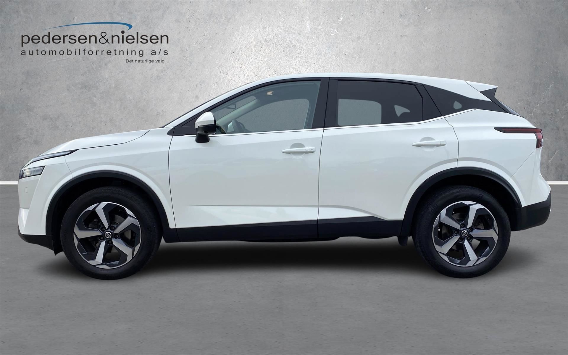 Hvid Nissan Qashqai fra 2021