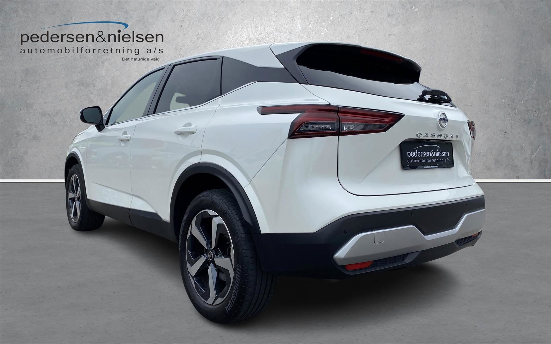 Hvid Nissan Qashqai fra 2021