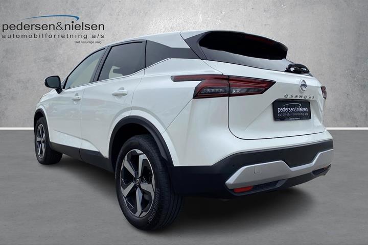 Hvid Nissan Qashqai fra 2021