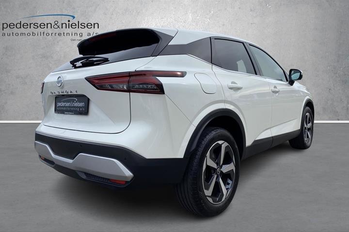 Hvid Nissan Qashqai fra 2021