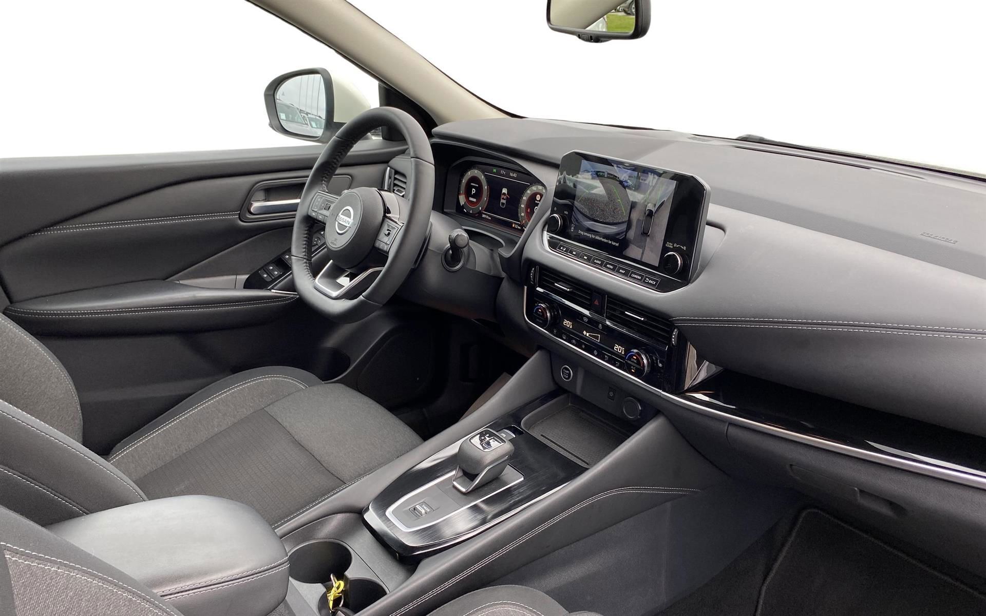 Hvid Nissan Qashqai fra 2021