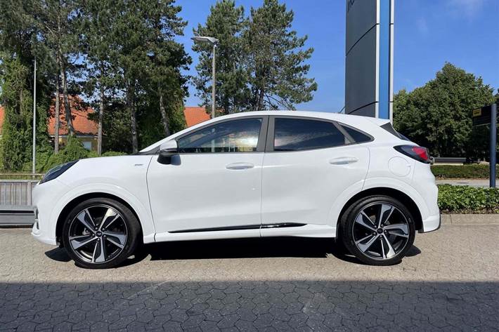 Hvid Ford Puma fra 2023