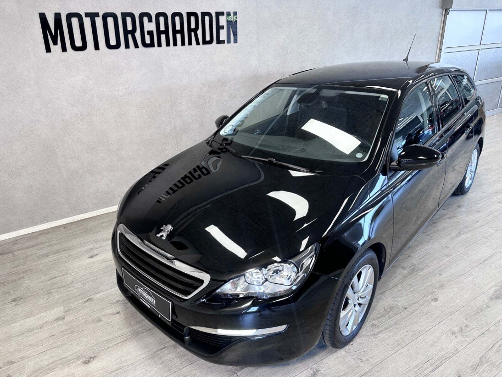 Sort Peugeot 308 fra 2015